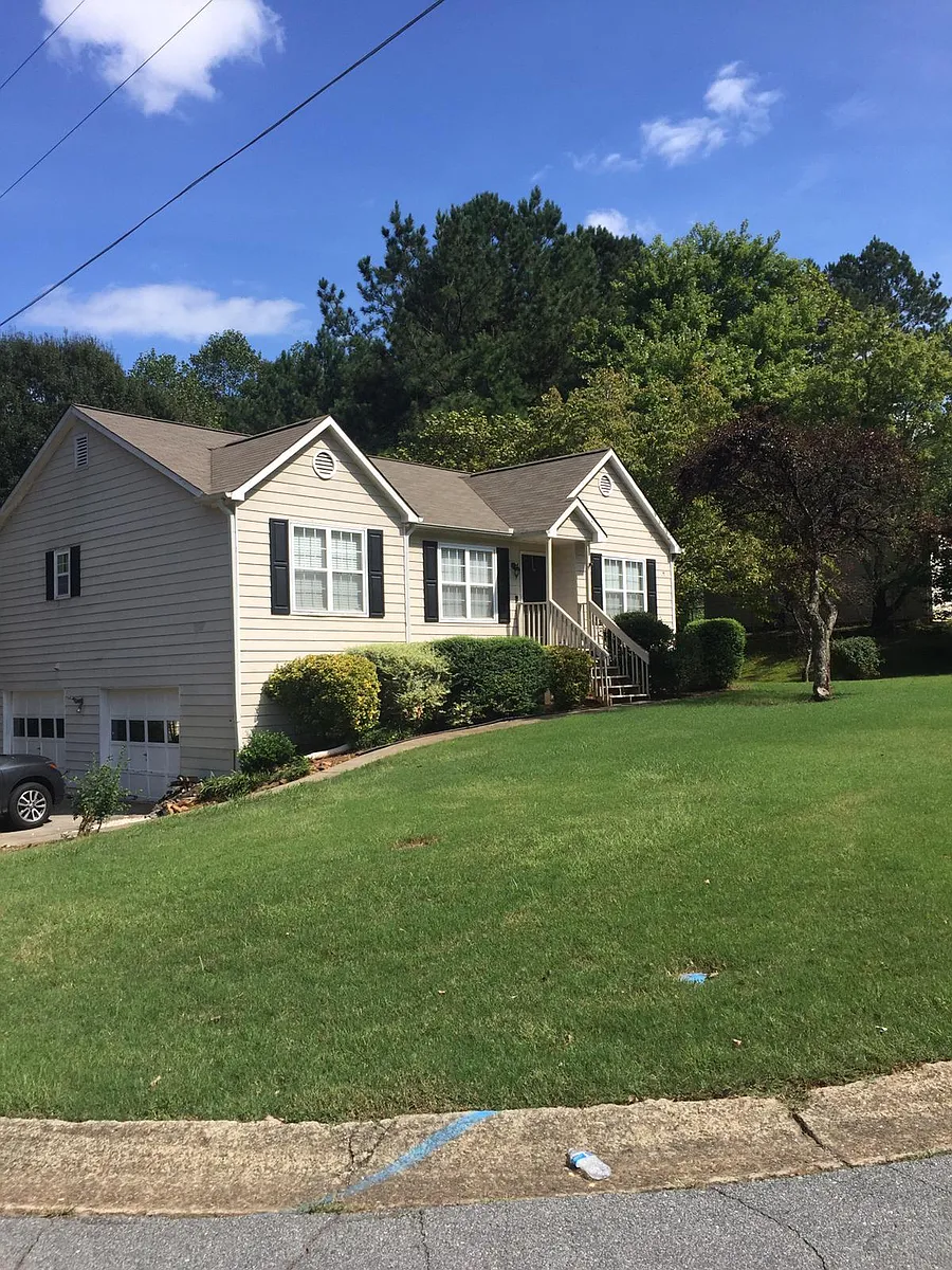 Building Photo - 4354 Hillview Dr