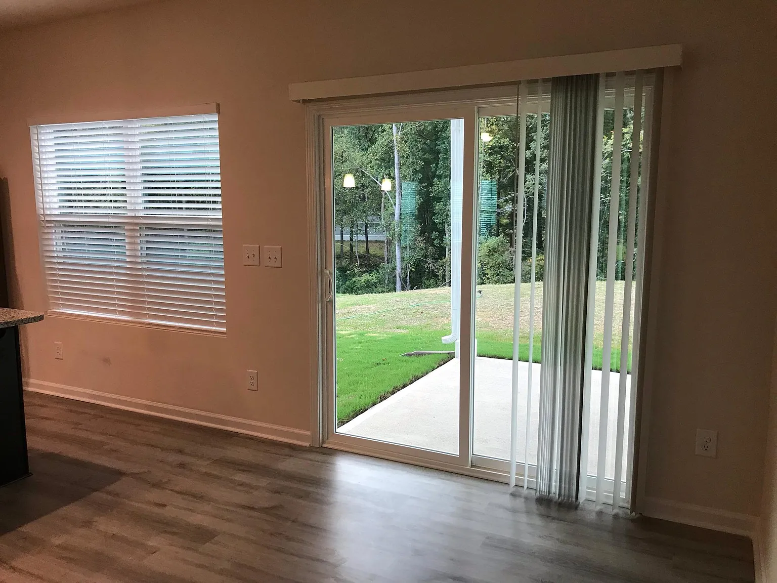 5 bed, 2300 sqft, $2,300 — Photo 2
