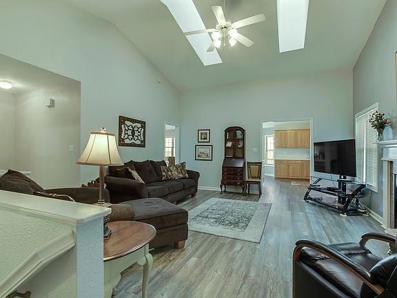 2nd image of 511 Cimarron Cir