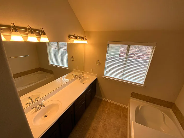 708 Hummingbird Dr — Photo 21