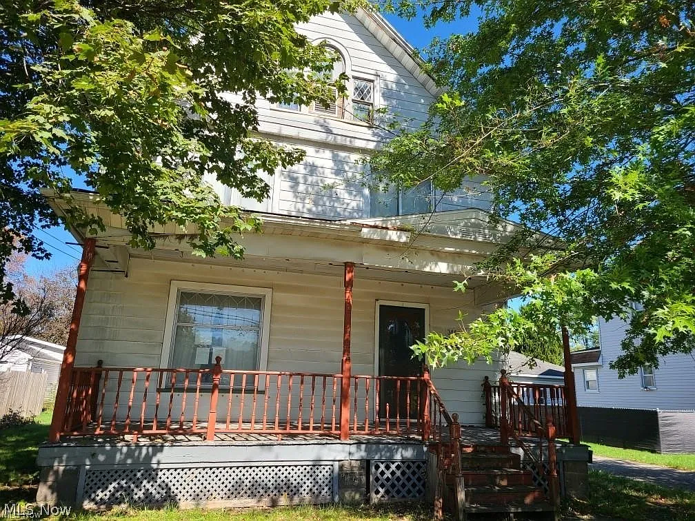 344 W Main St photo 1