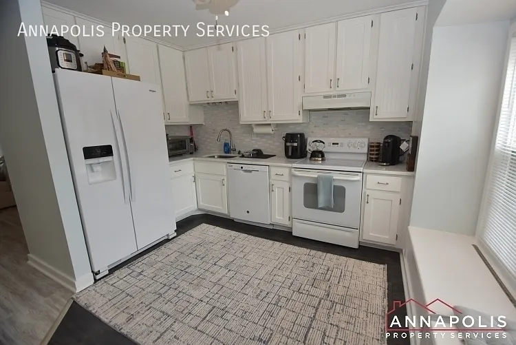 1438 Harwick Ct — Photo 3