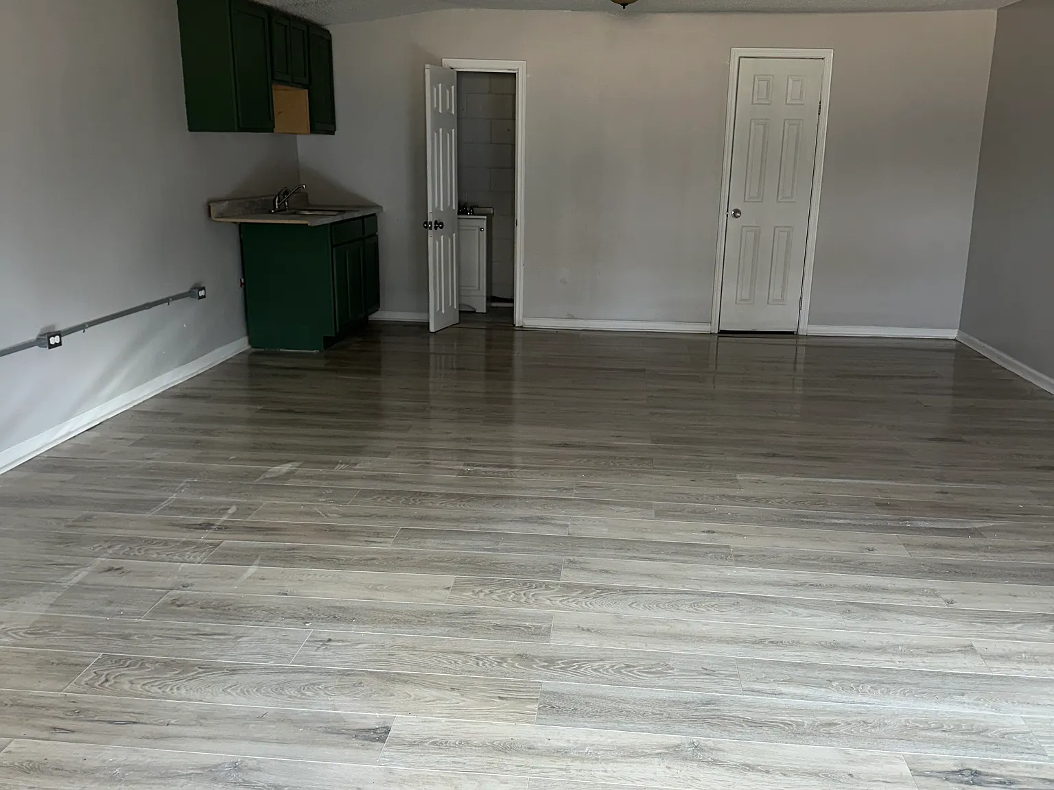 Studio, 1000 sqft, $800 — Photo 2