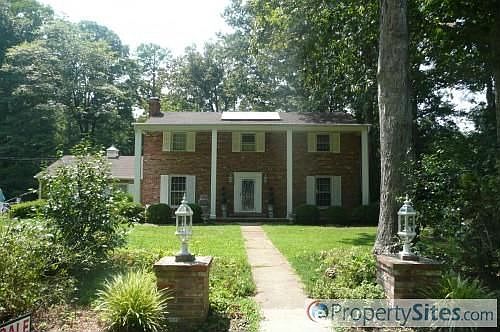 1st image of 601 Greentree Dr