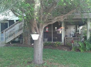 126 Crows Nest Rd, Freeport, TX 77541