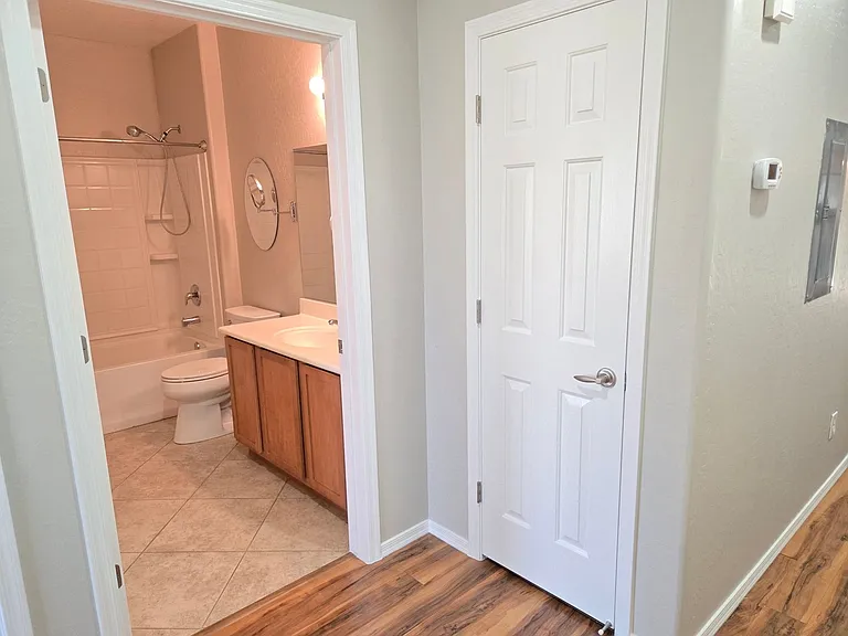 6868 Sky Pointe Dr #2076 — Photo 28