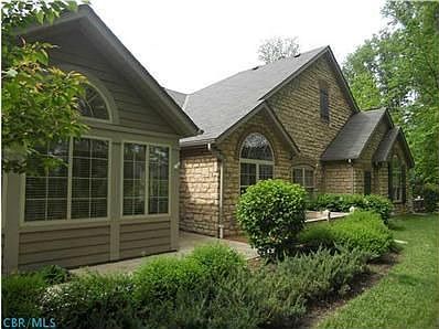 2nd image of 706 Albion Pl