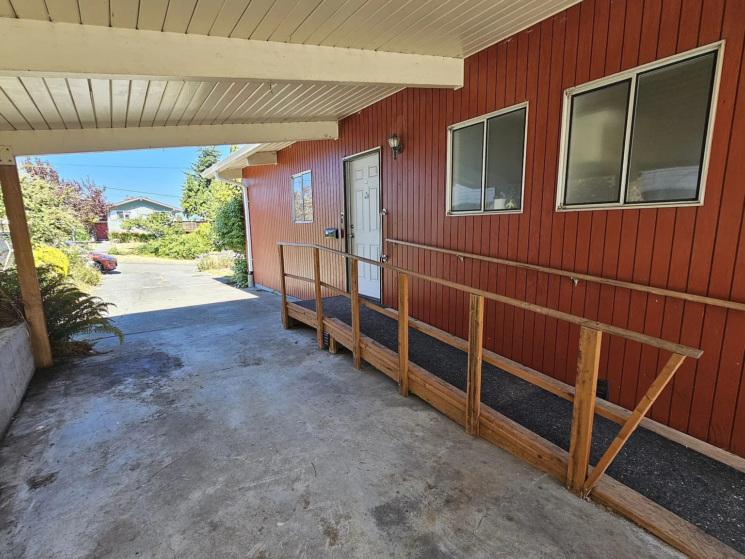 3 bed, 2.5 bath, 2160 sqft, $2,500 — Photo 4