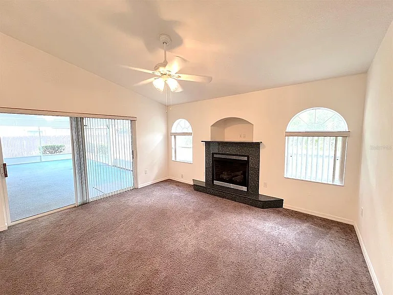 106 Point Of Woods Dr — Photo 13