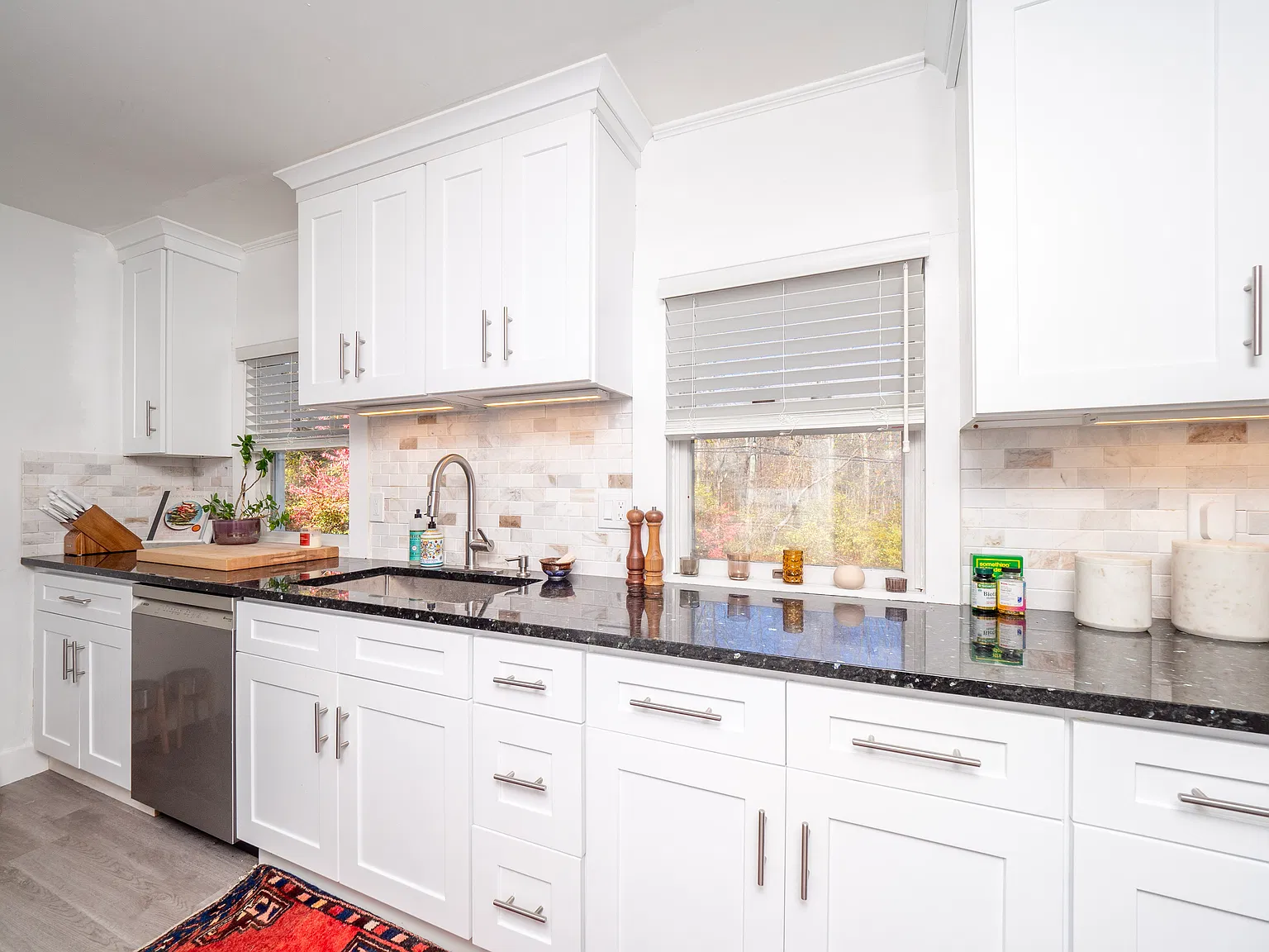 2 bed, 1.5 bath, 1201 sqft, $3,900 — Photo 4