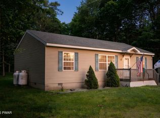 1066 Shadylane Dr, Newfoundland, PA 18445