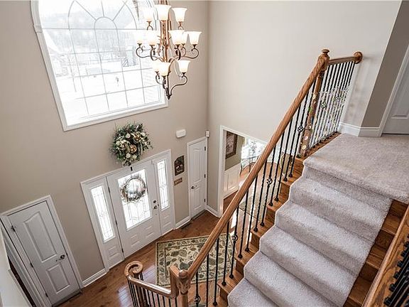 3rd image of 204 Cashmere Ct