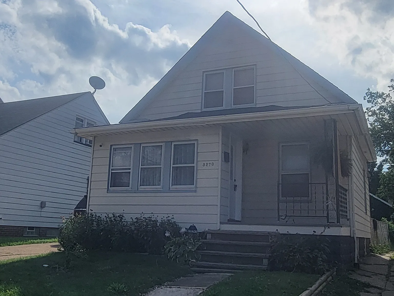 3 bed, 1062 sqft, $1,600 — Photo 1