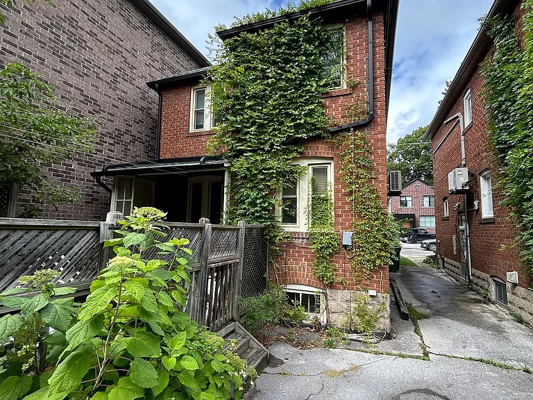 705 Hillsdale Ave E — Photo 3