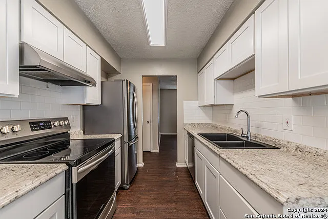 5915 Cliff Rdg — Photo 10