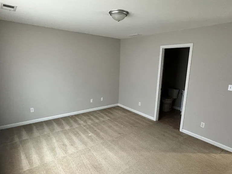 733 W High St — Photo 14