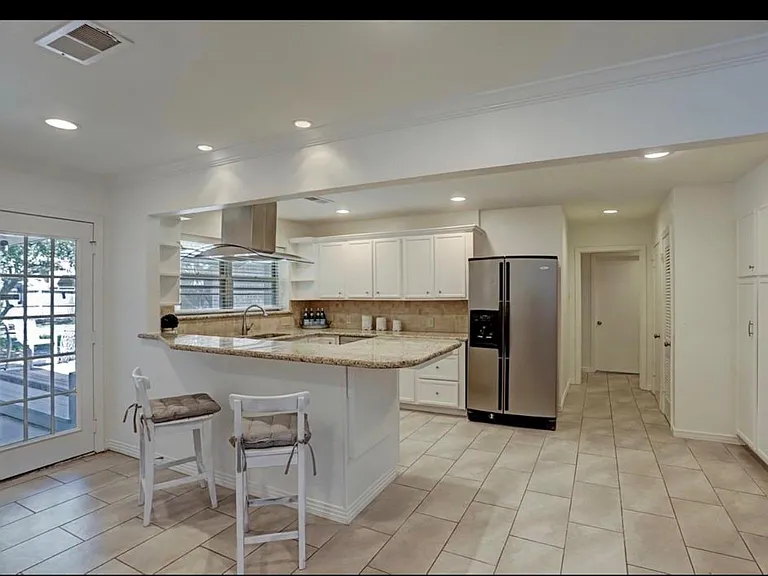 3708 Bellaire Blvd — Photo 6