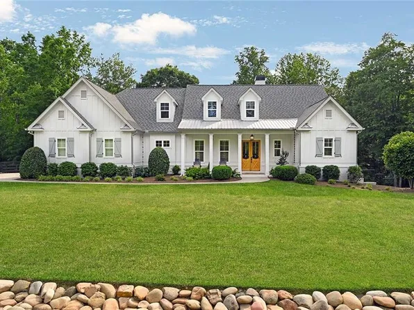 221 Goss Ln, Ball Ground, GA 30107