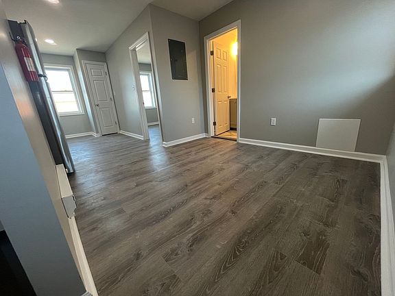 2nd image of 506 Broadway Tpke #D