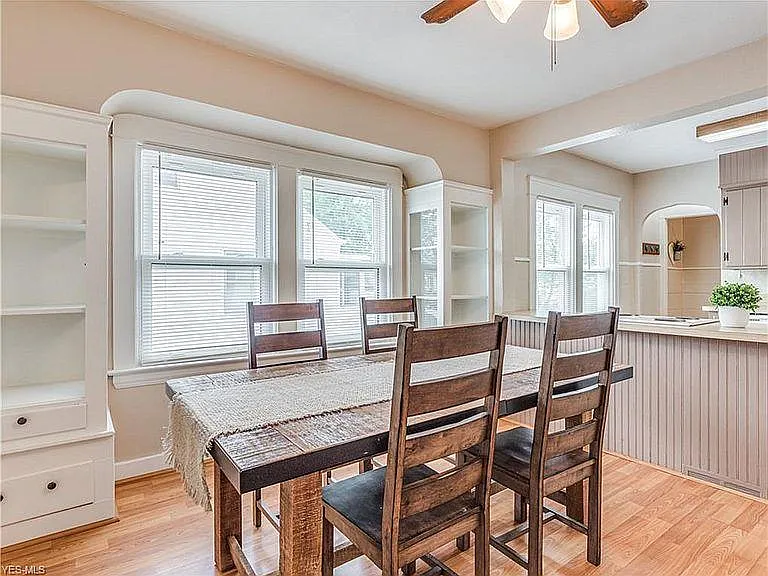 1550 Longwood Dr — Photo 3
