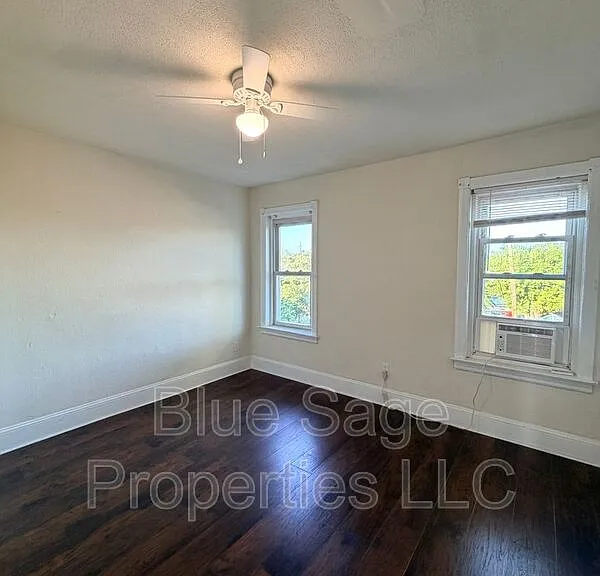758 Saville Ave — Photo 12