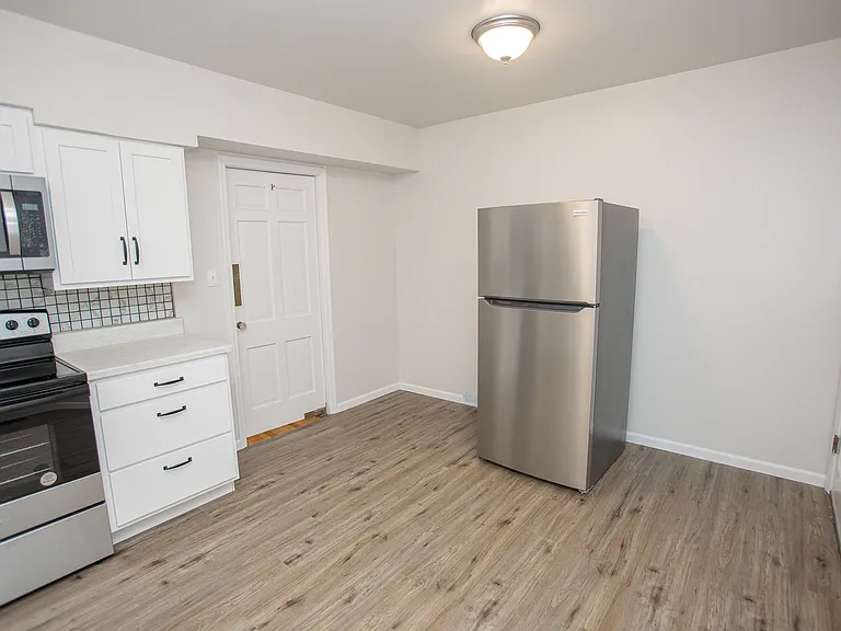 1628 W Main St #B — Photo 10
