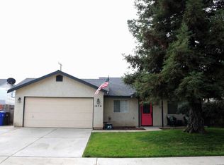1476 Betty St, Exeter, CA 93221