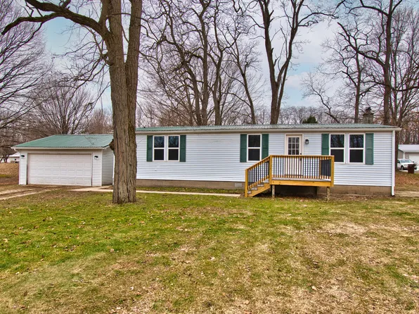 1718 Barron Lake Rd, Niles, MI 49120