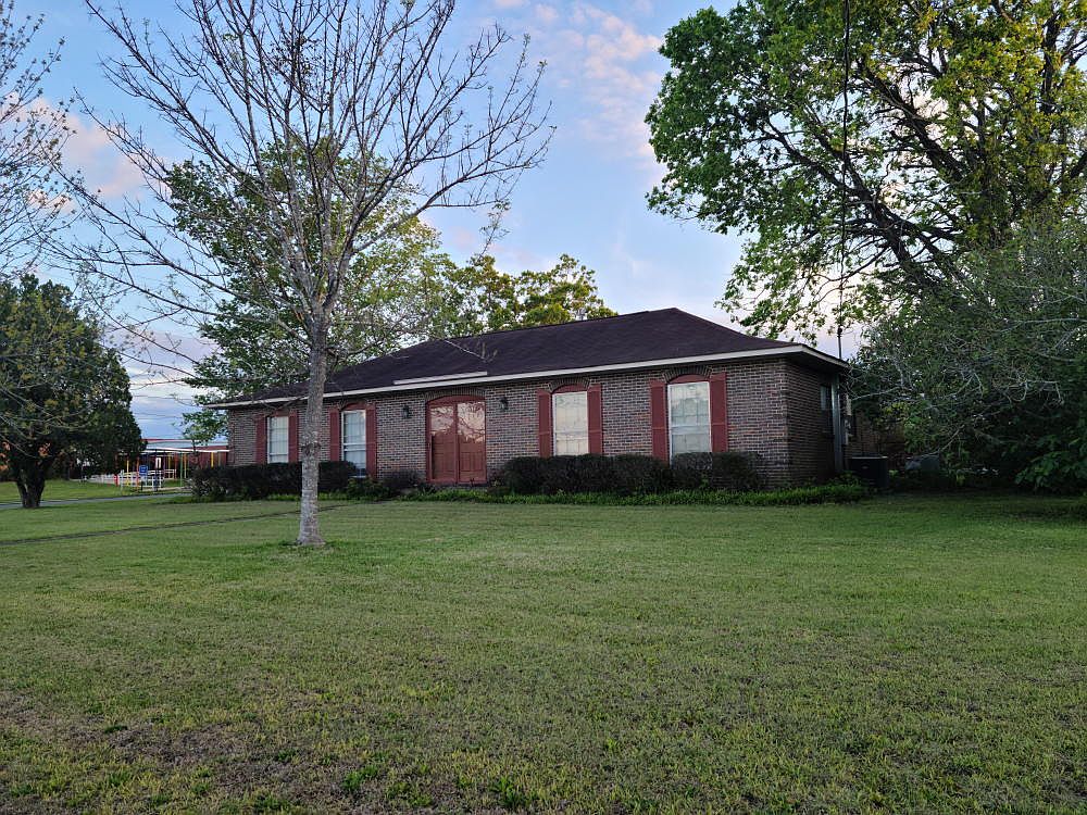 1605 Ridge Cir, Demopolis, AL 36732 | Zillow