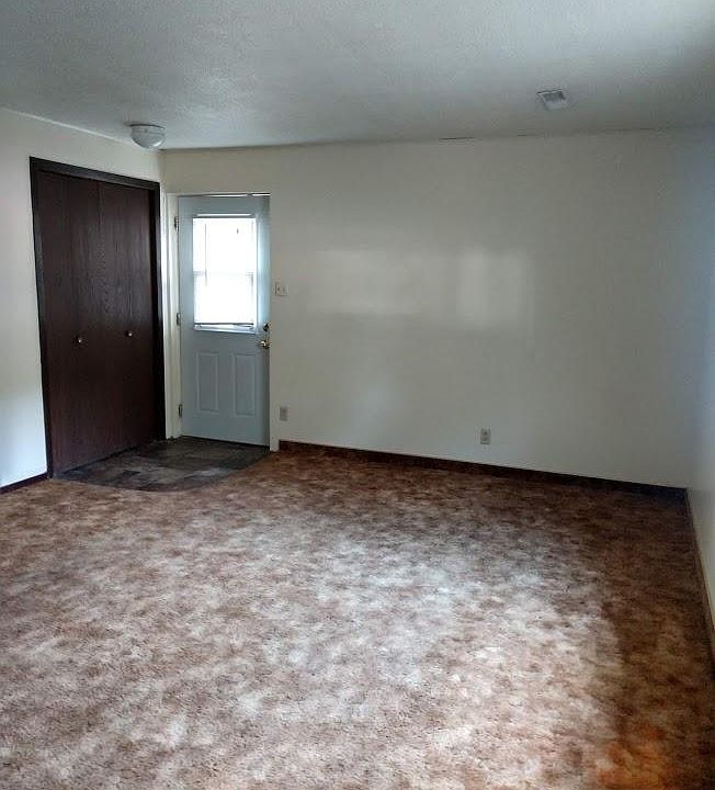 246 N 4th St 2, Seward, NE 68434 Zillow