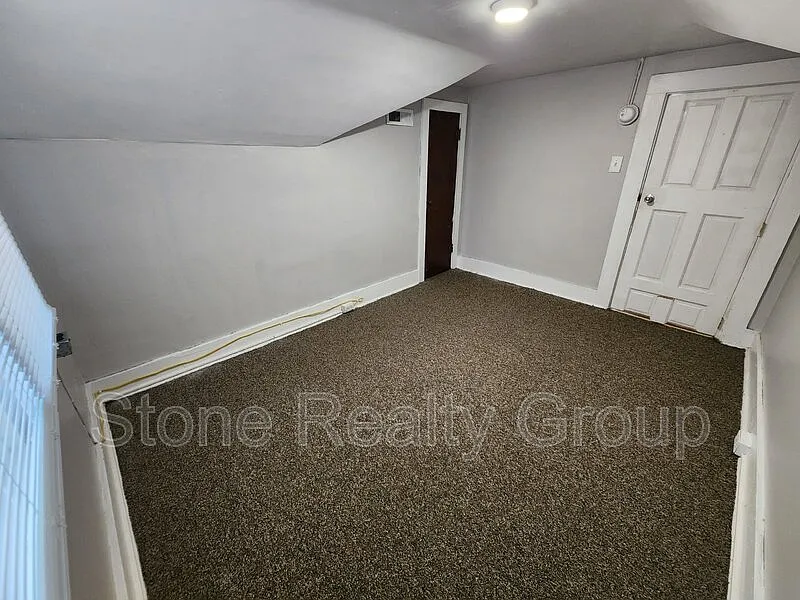 3 bed, 1.5 bath, $850 — Photo 4