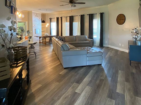 Foyer entry to living room