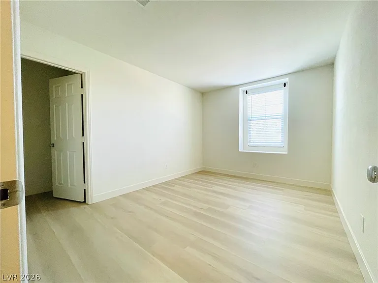 9206 Valley Betica Ave — Photo 13