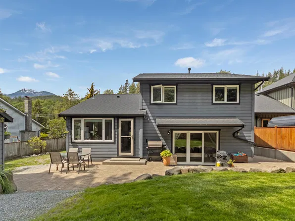 38582 Westway Ave, Squamish, BC V8B 0W4