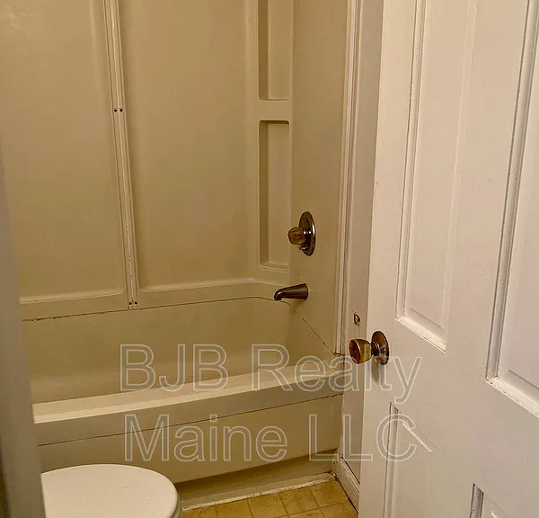 221 Woodford St #3 — Photo 2