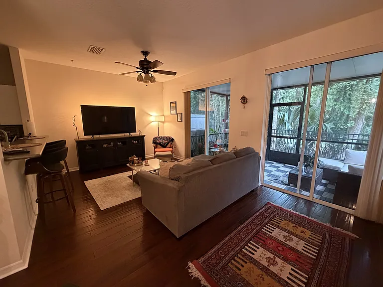 536 Pinebranch Cir — Photo 4
