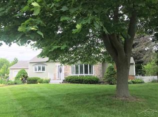 1416 N Center Rd, Saginaw, MI 48638