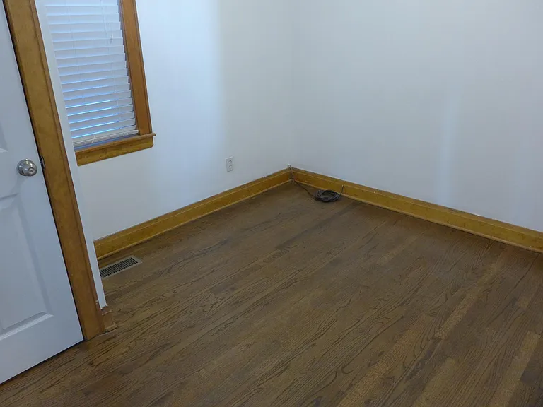 2924 N Lakewood Ave — Photo 15