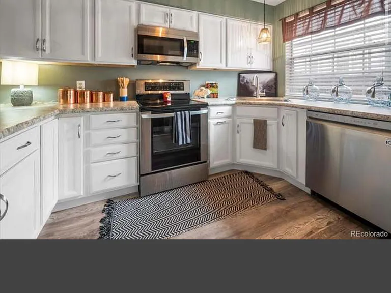 1926 Newland Ct — Photo 10
