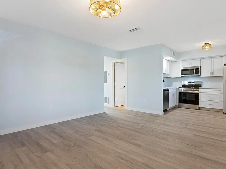 1258 Barbara Dr #107 — Photo 10
