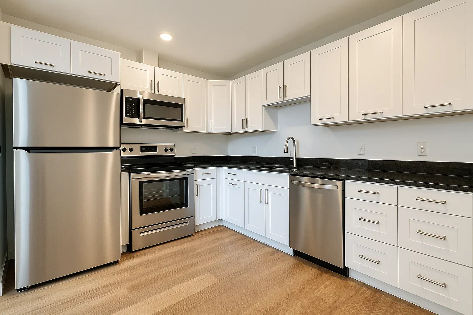 3 bed, 1300 sqft, $2,800 — Photo 3
