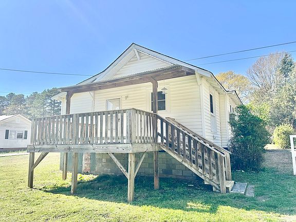 2nd image of 1362 Banks Rd