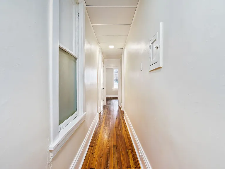 701 Brownsville Rd — Photo 38