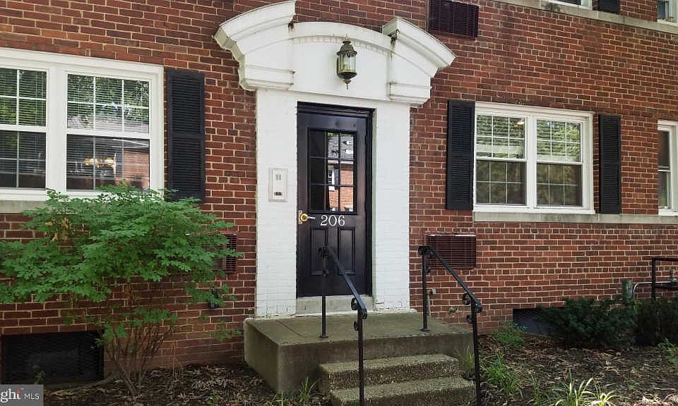 1st image of 206 N Trenton St #2063