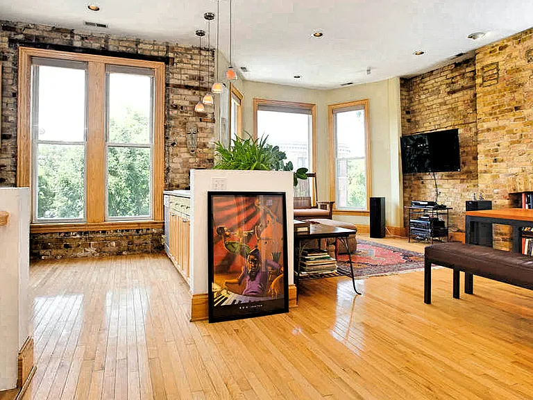 1249 N Damen Ave #2 — Photo 1