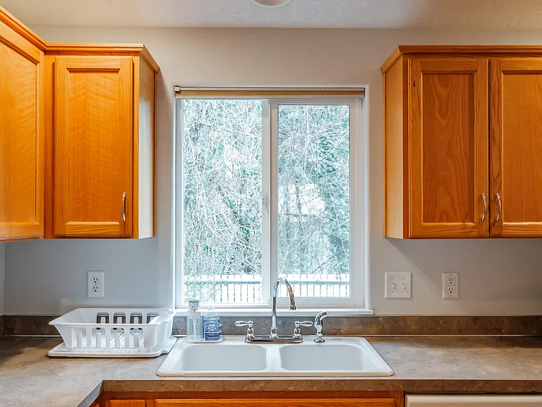 831 NW Teak Loop — Photo 13