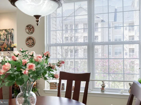 400 Symphony Cir Unit 351, Cockeysville, MD 21030