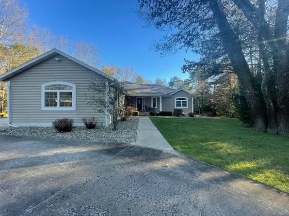 7138 Hyde Park Rd, Whitehall, MI 49461