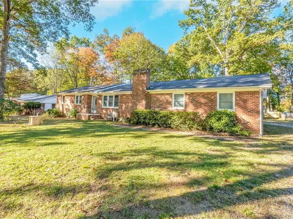 3639 Malibu Dr, High Point, NC 27265
