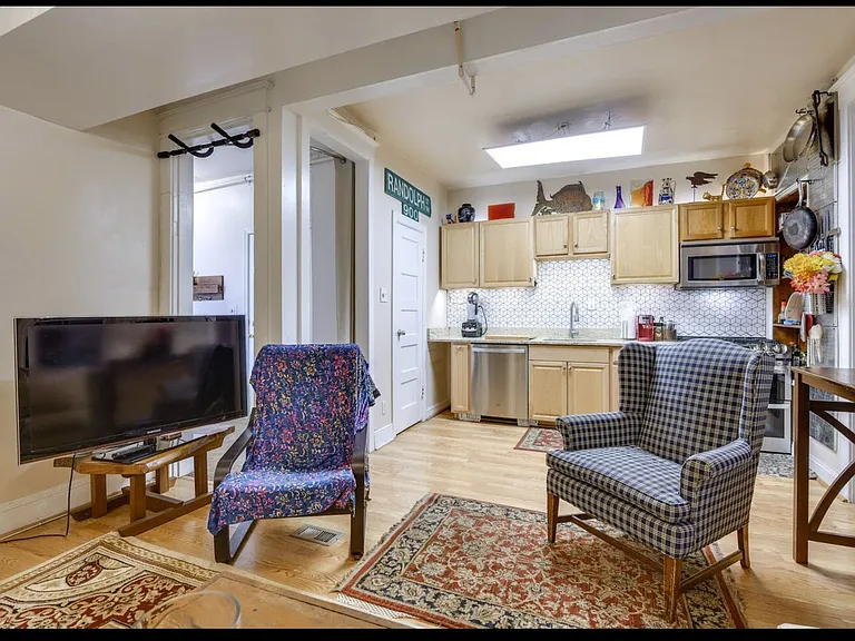 821 Randolph St NW — Photo 3